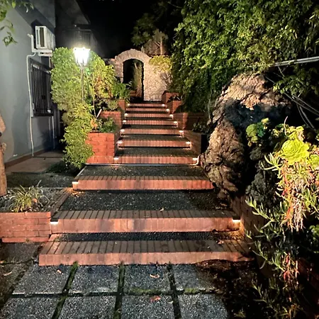 Roccia Scura Dell'etna בית נופש *