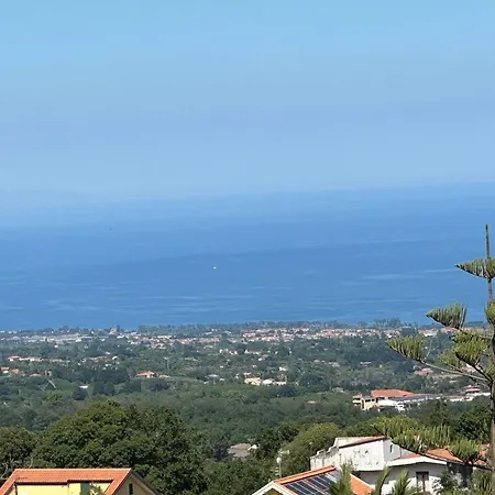 בית נופש Roccia Scura Dell'etna