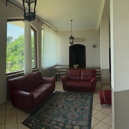 Roccia Scura Dell'etna